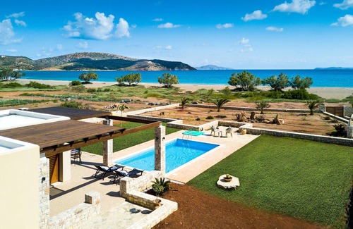 Vigla Villa | Muses Beach Villas - Urania