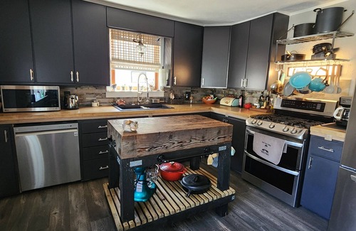 Nims Apartment | Musical Themed Duplex with Muskegon Lake Views