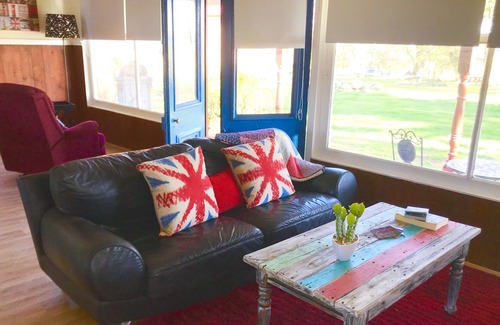 Darnum Cottage | Musical Village Retreat: A Taste Of London