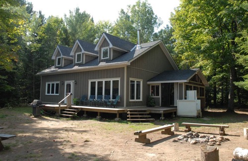 Baysville Cottage | Muskoka Cottage with a Sandy Beach