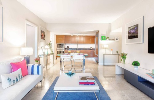 Downtown Miami Apartment | MVR-Icon Brickell High-Rise w Balcony