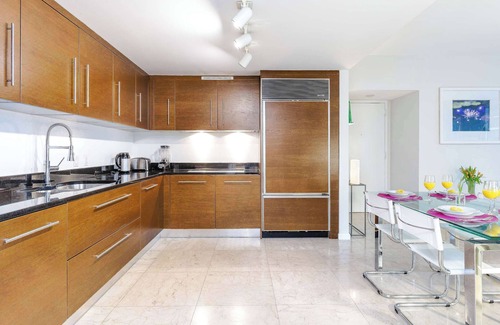 Downtown Miami Apartment | MVR-Icon Brickell High-Rise w Balcony