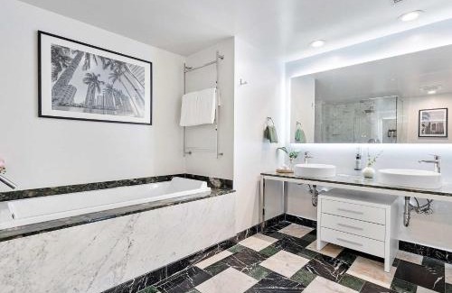 Downtown Miami Apartment | MVR-Relax in Style Above Brickell