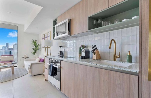 Flagami Apartment | MVR Skyline Luxury in Downtown Miami