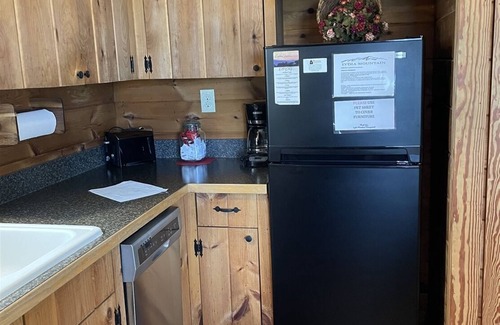 Stanardsville Cabin | My Lakeview | 2 Bed, 1 Bath