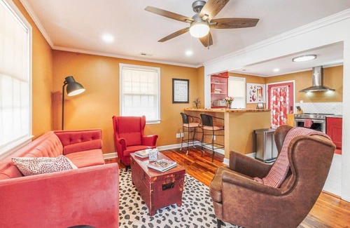Greensboro House | My Sister's House Downtown Greensboro - Whole Home