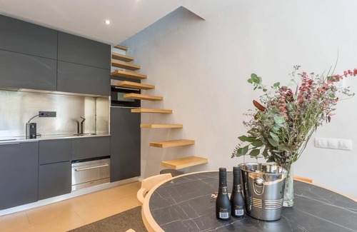 Sant Gervasi Apartment | My Space Barcelona apartment with large terrace close to Barraquer clinic