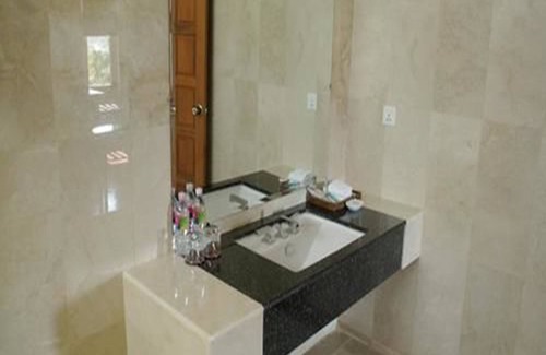 Oattara Thiri Township Hotel | Myat Thinzar Hotel