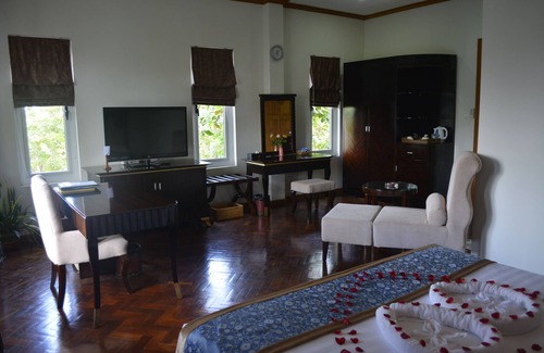 Oattara Thiri Township Hotel | Myat Thinzar Hotel