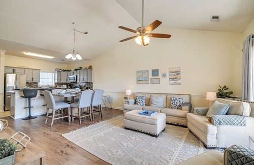 Socastee Condo | Myrtle Beach Condo w/Large Balcony & Pool Access