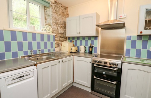 Knighton Cottage | MYRTLE VILLA, pet friendly, character holiday cottage in Knighton