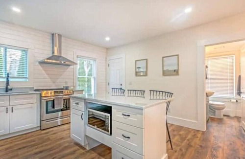 Mystic - New London Apartment | Mystic Center, Open Plan, Private 2BD W/Parking