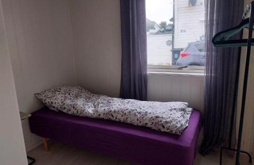 Saeveland Apartment | Nær sentrum skog å strand
