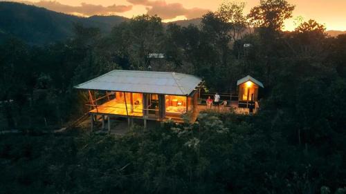 Lao Bao Cabin | Năm mùa Bungalows