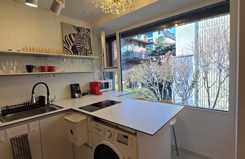 Cheongdam Villa | N.5 Romantic Retreat in Gangnam, Seoul – Garden View and Urban Forest Walk!