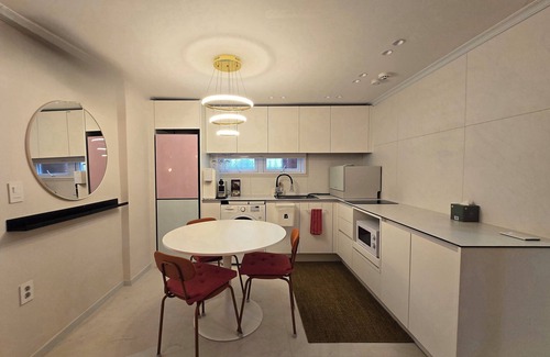 Cheongdam Condo | N.7 Gangnam Spacious and Relaxing Stay in Seoul, 10 Minutes from COEX, Seoul