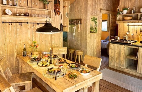 Mol Cabin | n/a