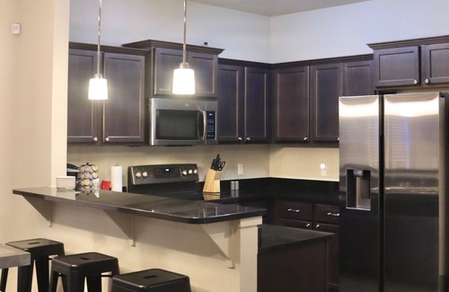 North Overton House | N. Overton – Spacious 3br, 3ba with optional studio. 10-min walk to campus.