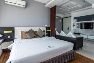 Chamkar Mon Hotel | Naki Suites @ Silvertown