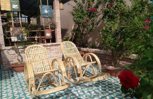 Đong Hoa Hiep House | Nam Thi Holiday Home