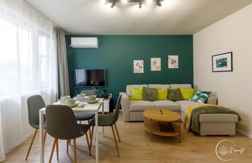 Varosha Apartment | Namaste apartment - cozy, central and relaxing stay near AUBG, freshly renovated