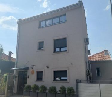 Valjevo House | Nana/Sobe & Apartmani