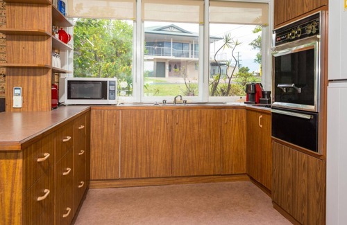 Batehaven House | 'Nandina' Coastal Clifftop Lookout