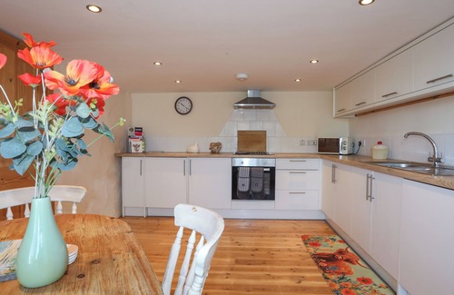 Cylch-Y-Garn Cottage | NANT Y GOF, pet friendly, character holiday cottage in Cemaes Bay