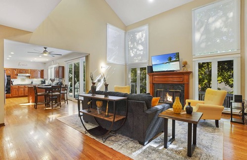 Naperville House | Naperville FHS Rental - Harmony Ct