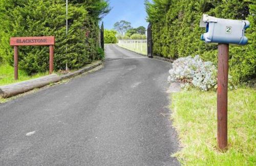 Narre Warren East House | Narre Warren Farm Farm 20 People