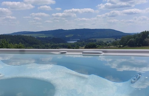 Langweiler Ski Chalet | Natural log cabin chalet (new build 2025!) in the Hunsrück with lake and national park views