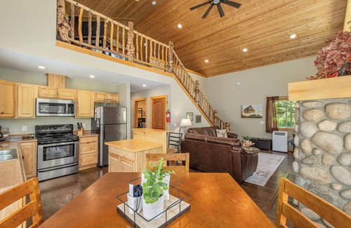 Leavenworth House | Nature Acres-Hot Tub, Yard, WIFI, EV, Dogs OK