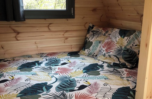 Nozieres Cabin | Nature hut under the chestnut trees