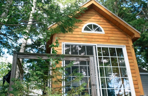 Purgatory Cabin | Nature lovers Paradise your own island