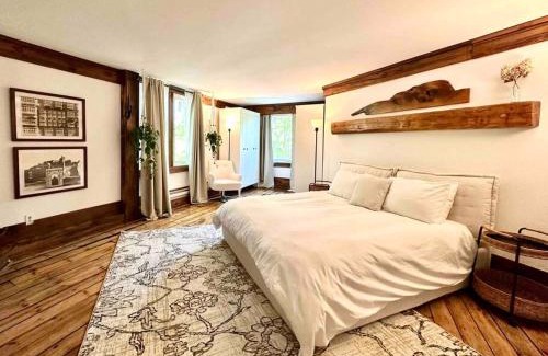 Cantley Ski Chalet | Nature Retreat w/Sunroom Gazebo