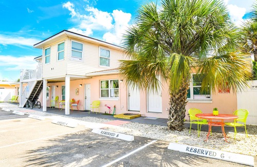 Madeira Beach Apartment | NAUTI ESCAPE ACROSS THE STREET FROM BEACH ACCESS