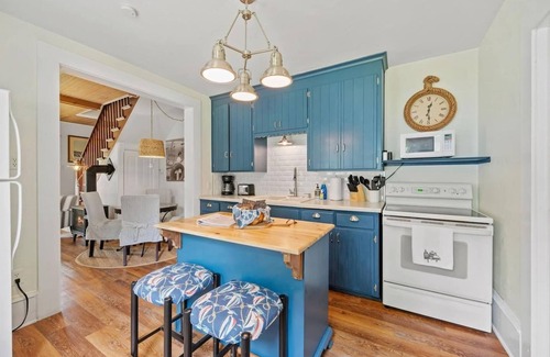 Sturgeon Bay House | Nautical Haven - Sunset views