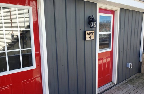 Yarmouth House | Nautical Themed one bedroom fully equipped apartment.