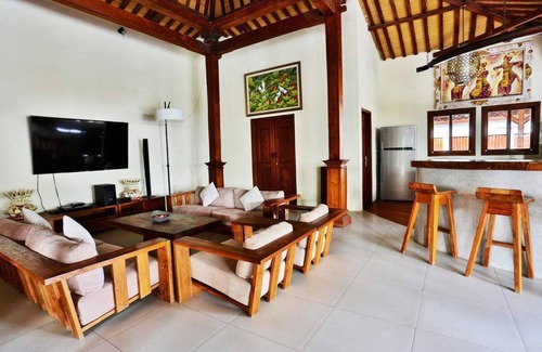 Gili Air Villa | Nautilus Villa is a single floor Private villa traditional Javanese Joglo style