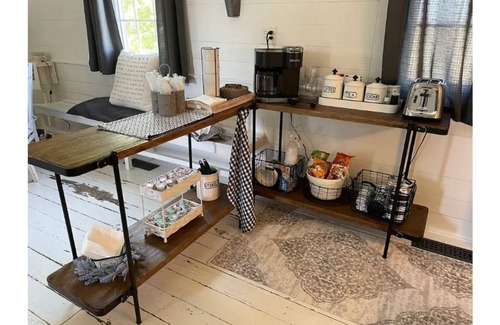 Nauvoo Cottage | Nauvoo with a country view. Visit us here on the farm for a perfect unique stay