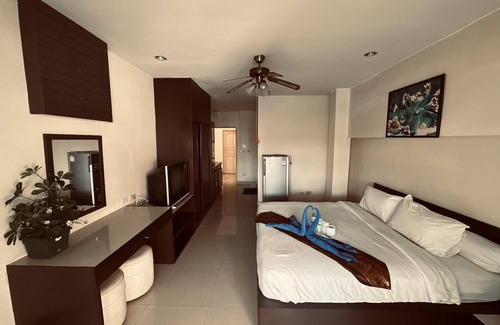 Khlong Nung Hotel | Navanakorn Aomsin Hotel near Big C Super