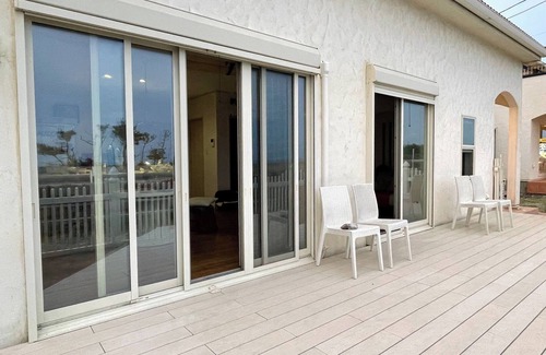 Asahi RV Rental | Navona Beach House Cottage with terrace overlook/Asahi City Chiba