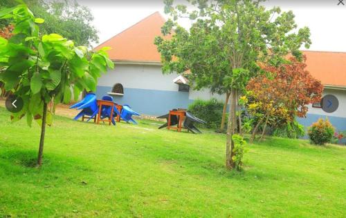 Kasese House | ndugu gardens kasese guest house