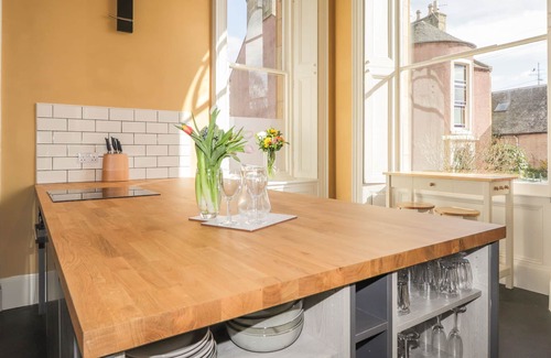 Glenmorangie Cottage | NE NIMIUM, pet friendly, character holiday cottage in Tain