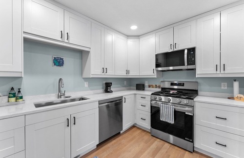 Marcy-Holmes House | NE Townhome, Close to Everything!