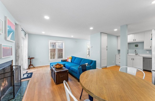Marcy-Holmes House | NE Townhome, Close to Everything!