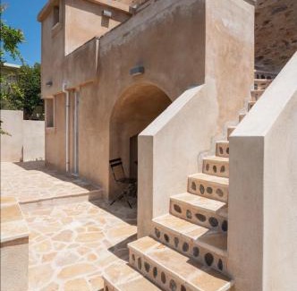 Voies Apartment | Neapolis Oasis - Upper House