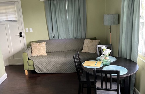 Southside Apartment | Near Beach and Downtown Apartment