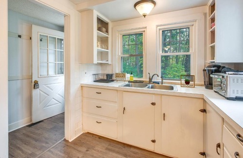 Wells House | Near Beach Coastal Maine Getaway with Yard