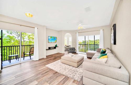 West Kissimmee House | Near Disney 2BR King Queen with Hot Tub & Games room
